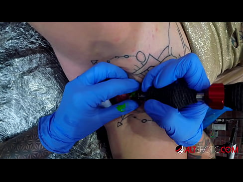 ❤️ Itin tatuiruota karšta Sully Savage gavo tatuiruotę ant savo klitorio ️  Seksas prie mūsų lt.xxx-wow-net.ru ❌
